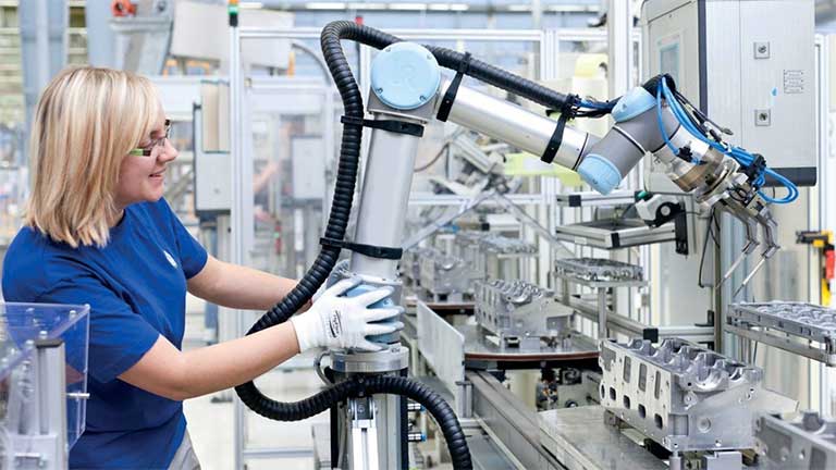 Innovative Ways Businesses Are Using Robots To Stay Competitive