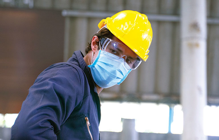 worker-with-face-mask.jpg