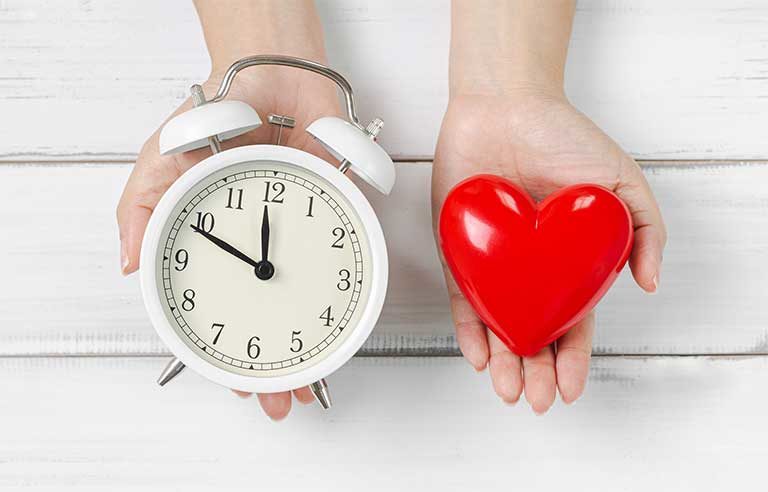 alarm-clock-red-heart.jpg