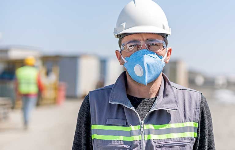 worker-with-mask-on