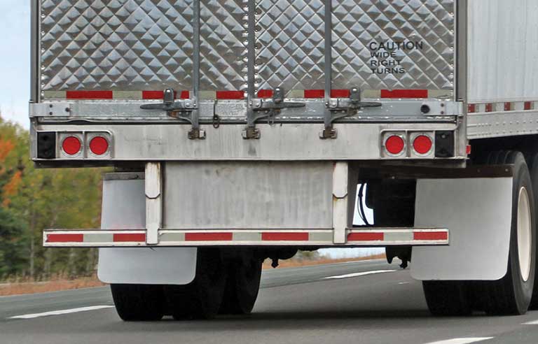 NHTSA issues final rule on ‘underride’ guards for large trucks