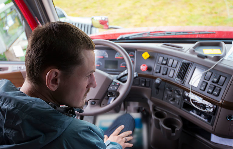 Arm, back and neck injuries prevalent among long-haul truck drivers: study  | 2018-12-19 | Safety+Health