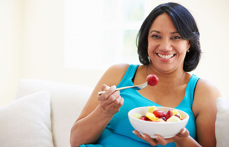 woman-eating-fruit.jpg