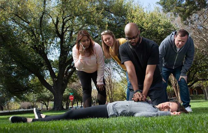 Bystander+CPR+renactment