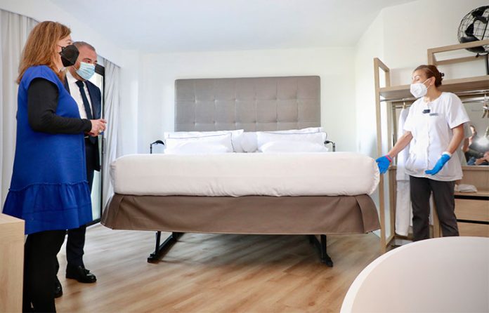 Housekeeping-bed-lift