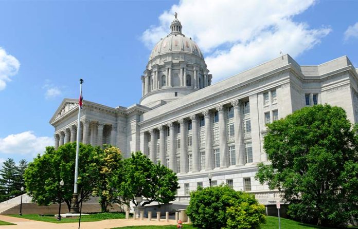 State-Capitol-Jefferson-City-Missouri.jpg