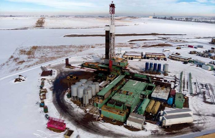 aerial-view-of-an-oil-derrick.jpg