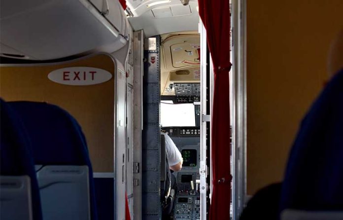 airplane-cockpit2.jpg