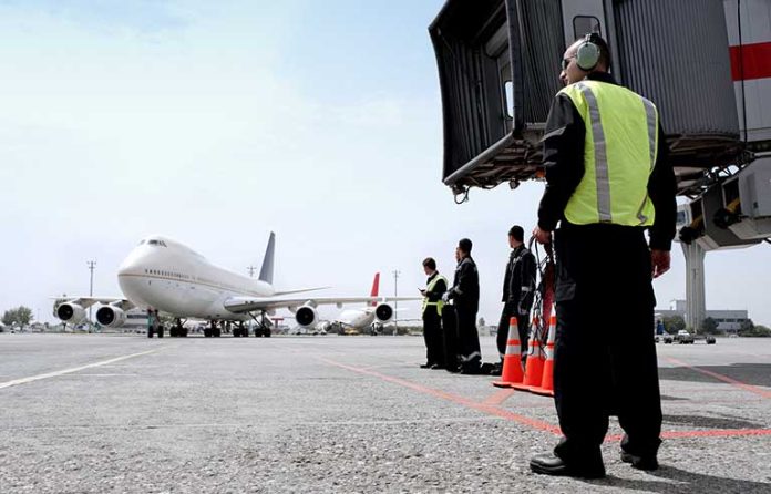 airport-ground-workers.jpg