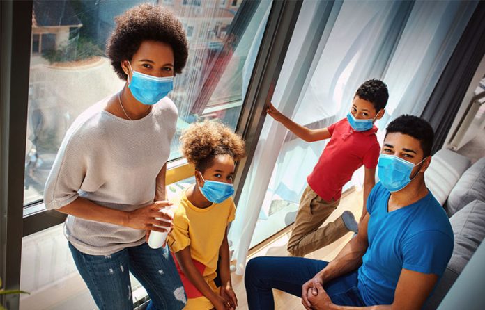 family-with-masks