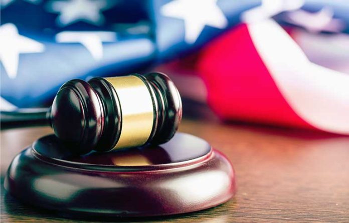 judge-gavel-usa-flag.jpg