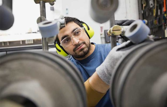 machine-worker.jpg