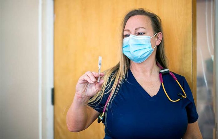 nurse-face-mask-syringe
