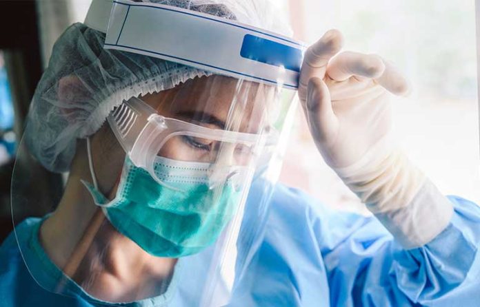 nurse-with-faceshield
