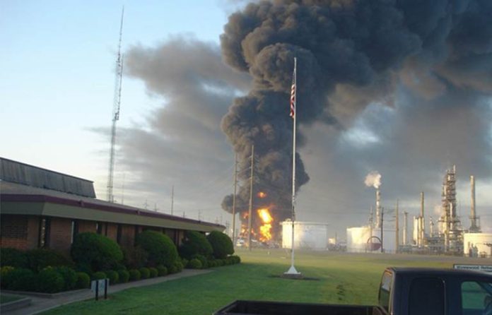 refinery-tank-fire