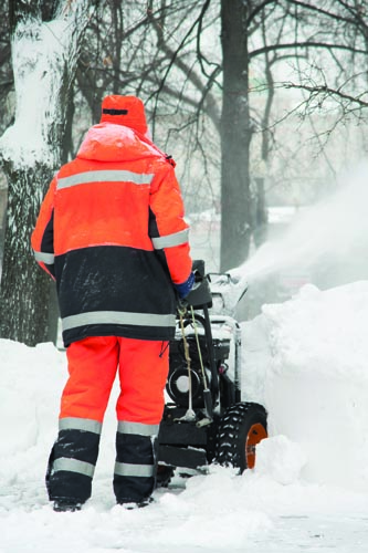 sh0218stsnowGuy.jpg