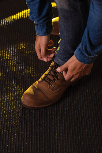 sh0816safetytipsboots2.jpg