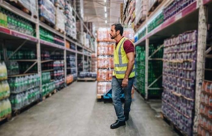 supermarket-worker.jpg