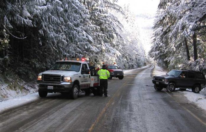 Tow truck side of road