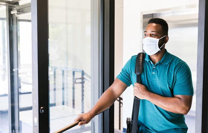 worker-with-mask