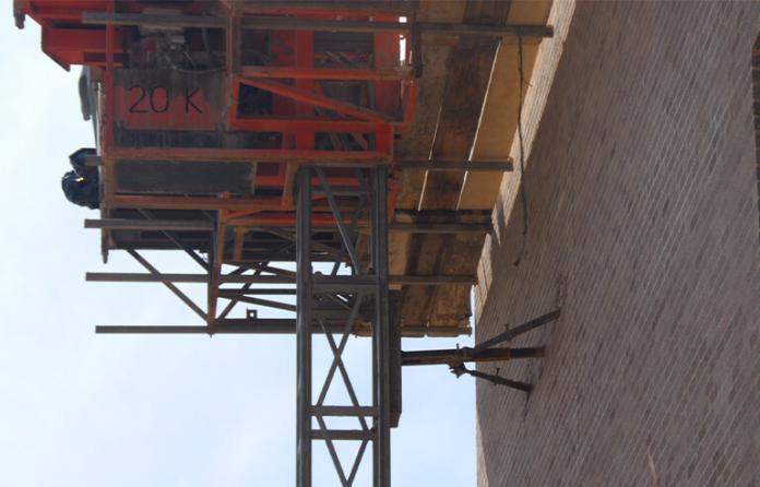 Mast-Climber.jpg